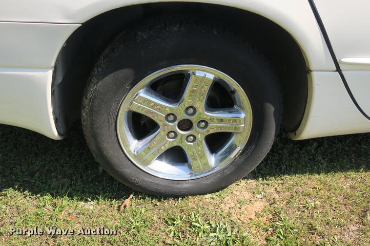 image for item DE3713 2004 Dodge Intrepid SXT