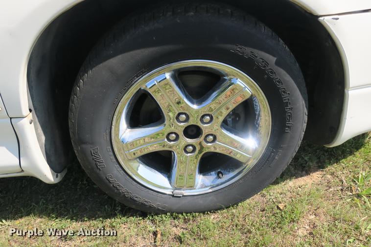 image for item DE3713 2004 Dodge Intrepid SXT