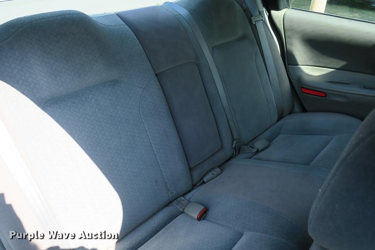 image for item DE3713 2004 Dodge Intrepid SXT