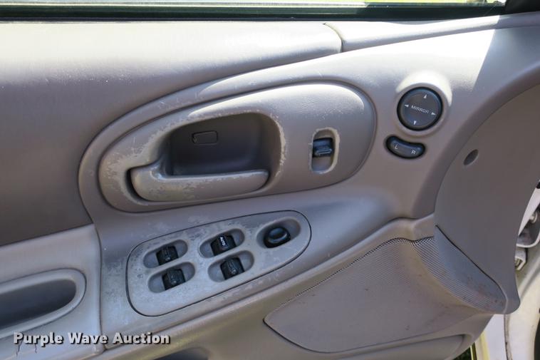 image for item DE3713 2004 Dodge Intrepid SXT