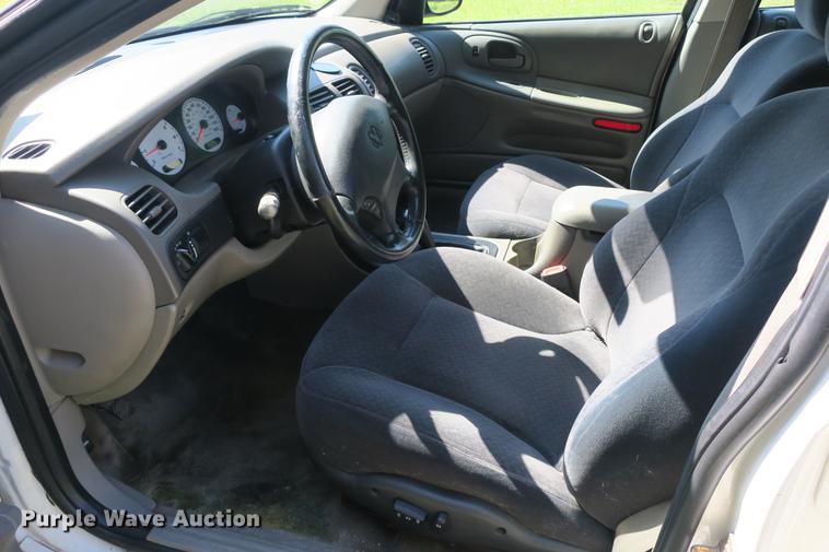 image for item DE3713 2004 Dodge Intrepid SXT