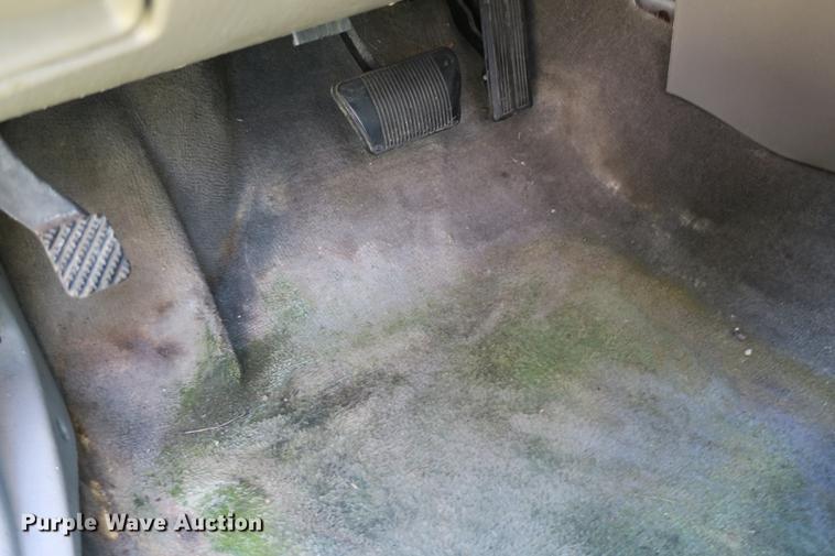 image for item DE3713 2004 Dodge Intrepid SXT