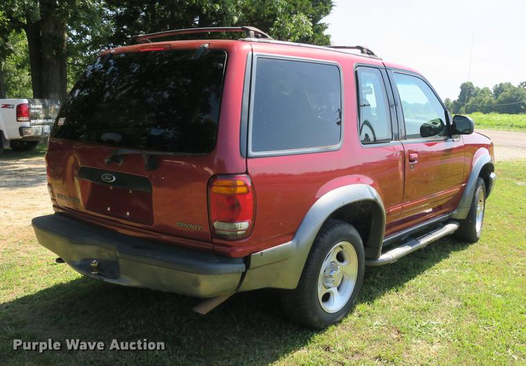 image for item DE3714 2000 Ford Explorer Sport SUV