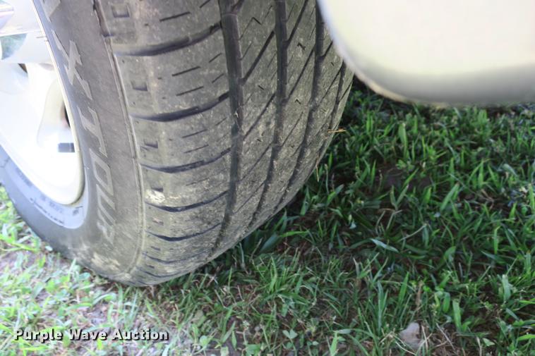 image for item DE3714 2000 Ford Explorer Sport SUV