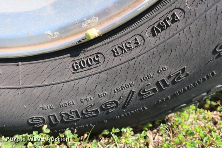 image for item DE3714 2000 Ford Explorer Sport SUV