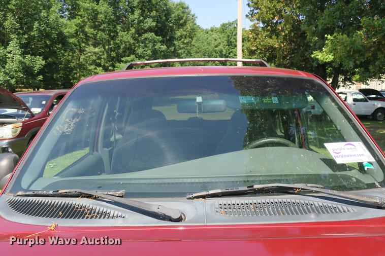 image for item DE3714 2000 Ford Explorer Sport SUV