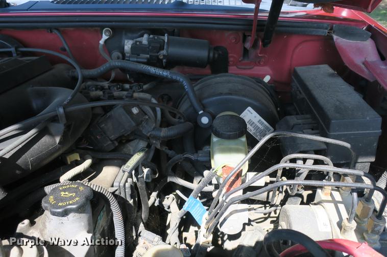 image for item DE3714 2000 Ford Explorer Sport SUV