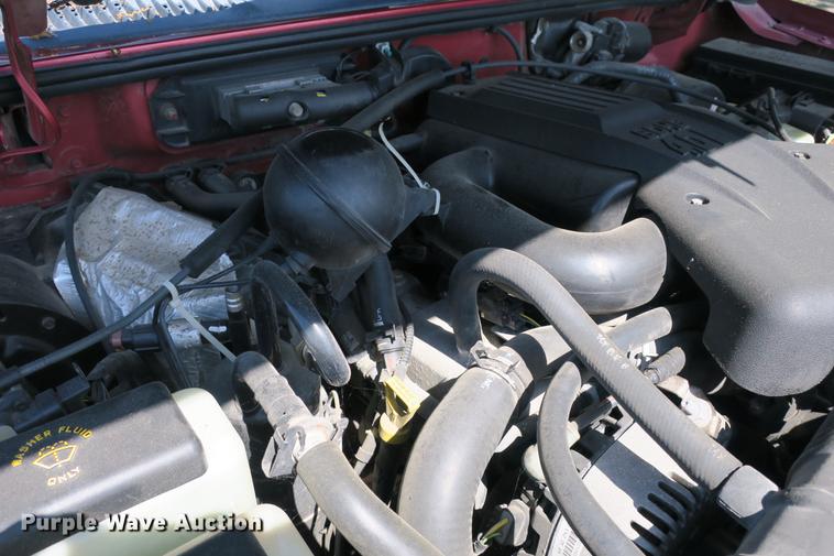 image for item DE3714 2000 Ford Explorer Sport SUV