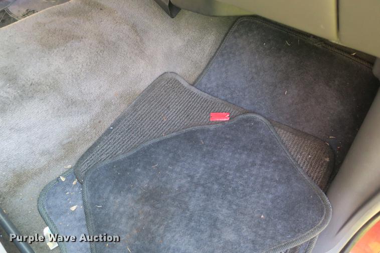 image for item DE3714 2000 Ford Explorer Sport SUV