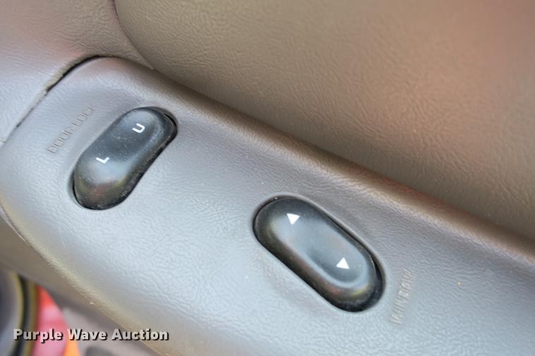 image for item DE3714 2000 Ford Explorer Sport SUV