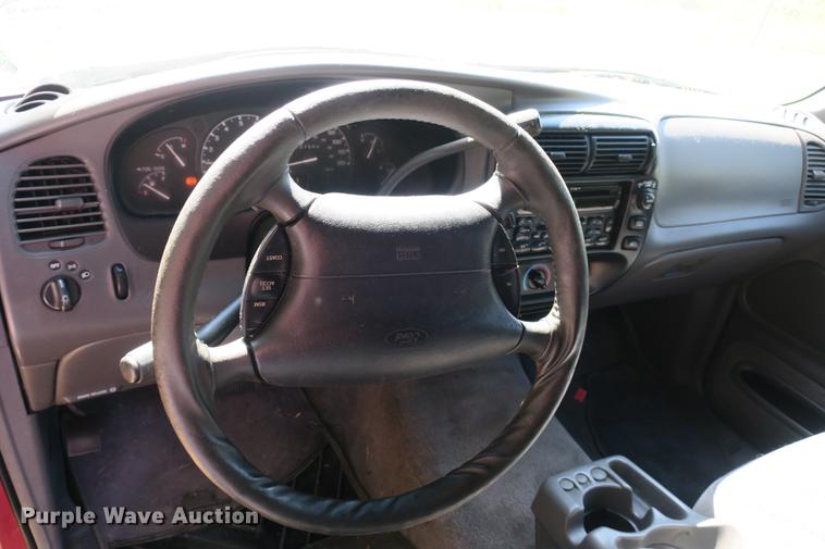 image for item DE3714 2000 Ford Explorer Sport SUV