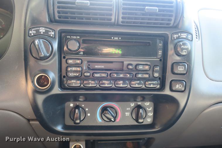 image for item DE3714 2000 Ford Explorer Sport SUV