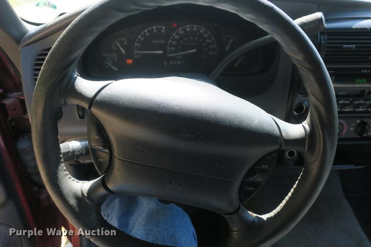 image for item DE3714 2000 Ford Explorer Sport SUV