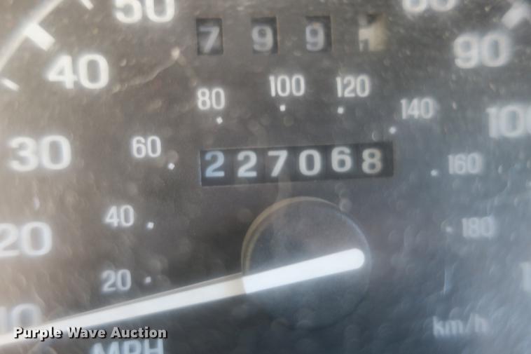 image for item DE3714 2000 Ford Explorer Sport SUV