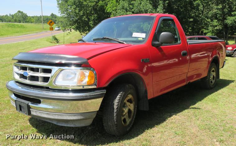 image for item DE3715 1997 Ford F150 XL pickup truck