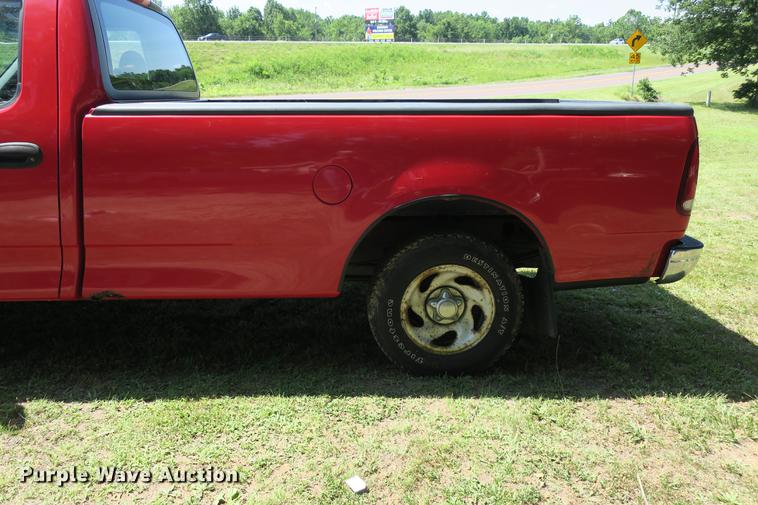 image for item DE3715 1997 Ford F150 XL pickup truck