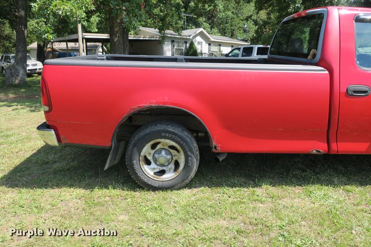 image for item DE3715 1997 Ford F150 XL pickup truck