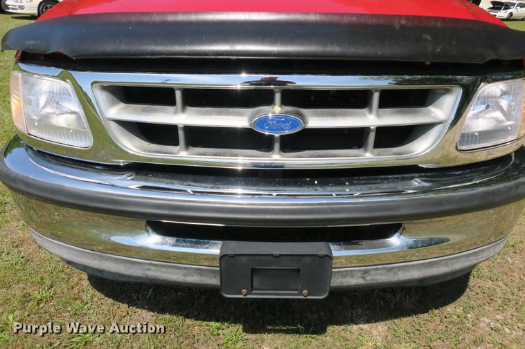 image for item DE3715 1997 Ford F150 XL pickup truck