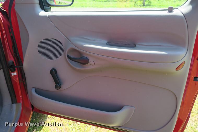 image for item DE3715 1997 Ford F150 XL pickup truck