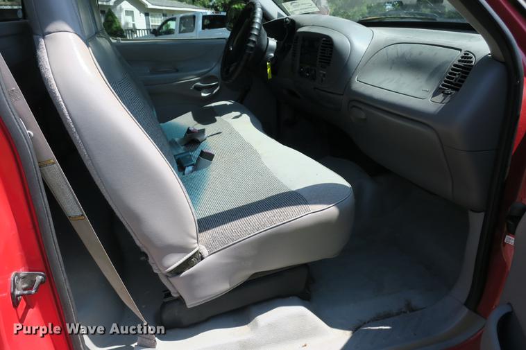 image for item DE3715 1997 Ford F150 XL pickup truck