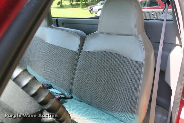 image for item DE3715 1997 Ford F150 XL pickup truck