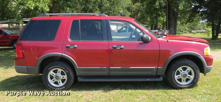 image for item DE3717 2003 Ford Explorer XLT SUV