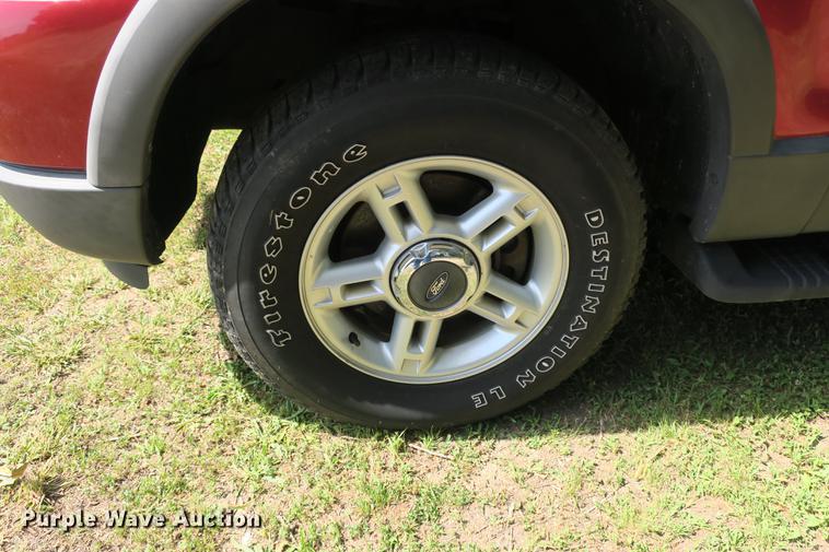 image for item DE3717 2003 Ford Explorer XLT SUV