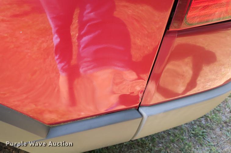 image for item DE3717 2003 Ford Explorer XLT SUV