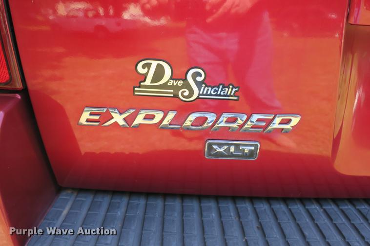 image for item DE3717 2003 Ford Explorer XLT SUV
