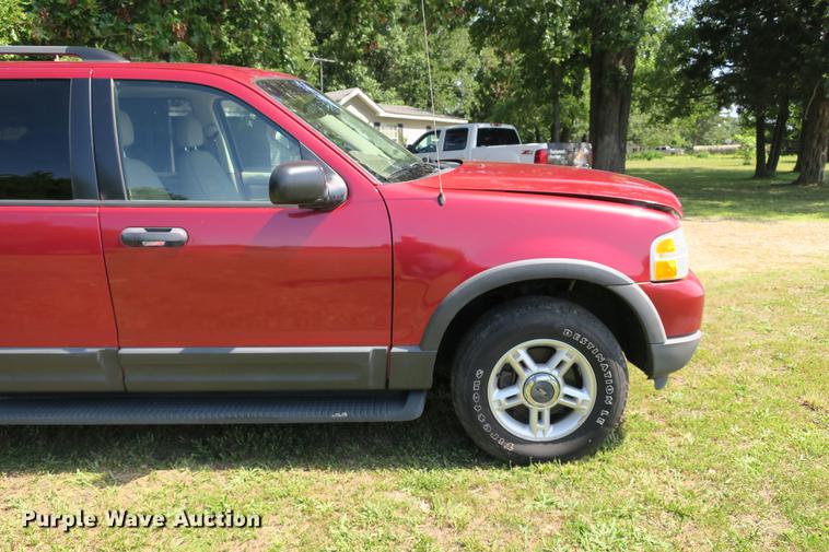 image for item DE3717 2003 Ford Explorer XLT SUV