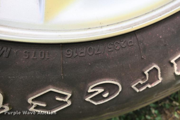 image for item DE3717 2003 Ford Explorer XLT SUV