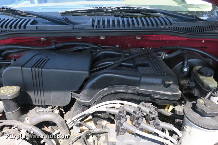 image for item DE3717 2003 Ford Explorer XLT SUV