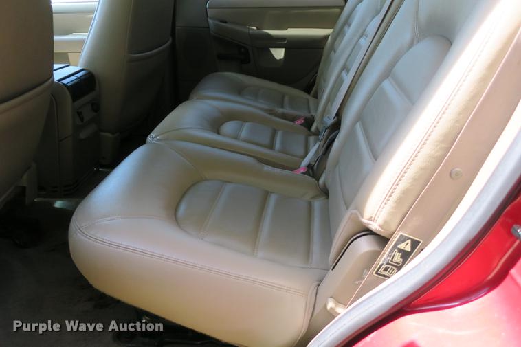 image for item DE3717 2003 Ford Explorer XLT SUV