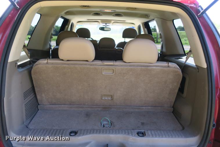 image for item DE3717 2003 Ford Explorer XLT SUV