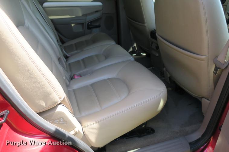 image for item DE3717 2003 Ford Explorer XLT SUV