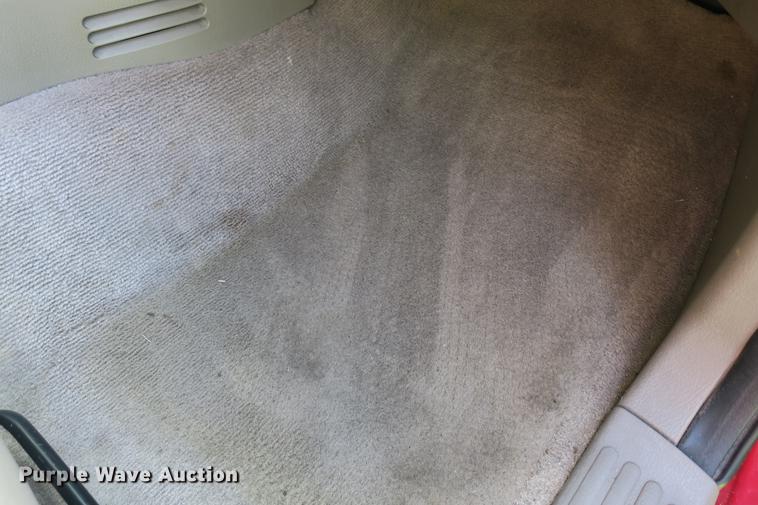 image for item DE3717 2003 Ford Explorer XLT SUV