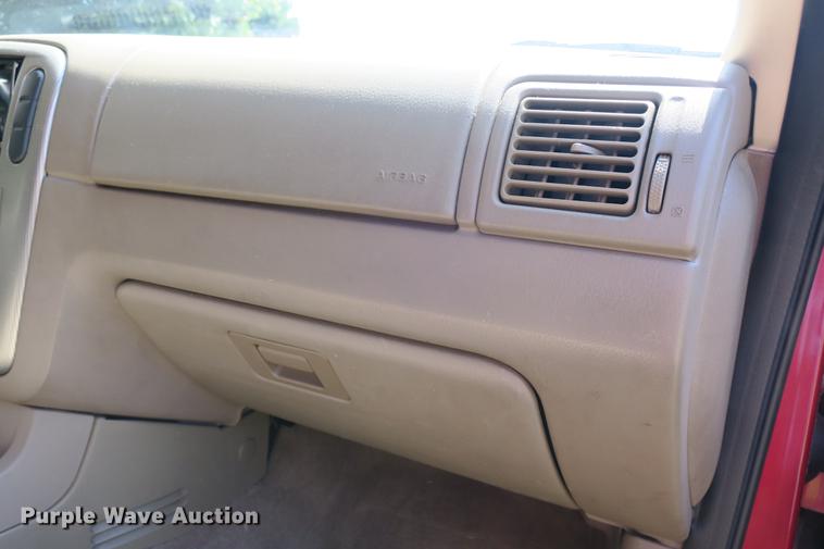 image for item DE3717 2003 Ford Explorer XLT SUV