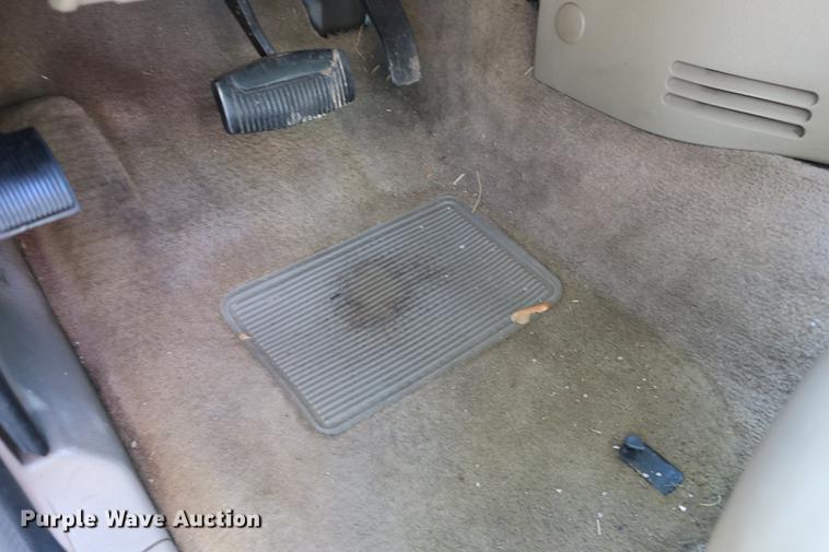 image for item DE3717 2003 Ford Explorer XLT SUV