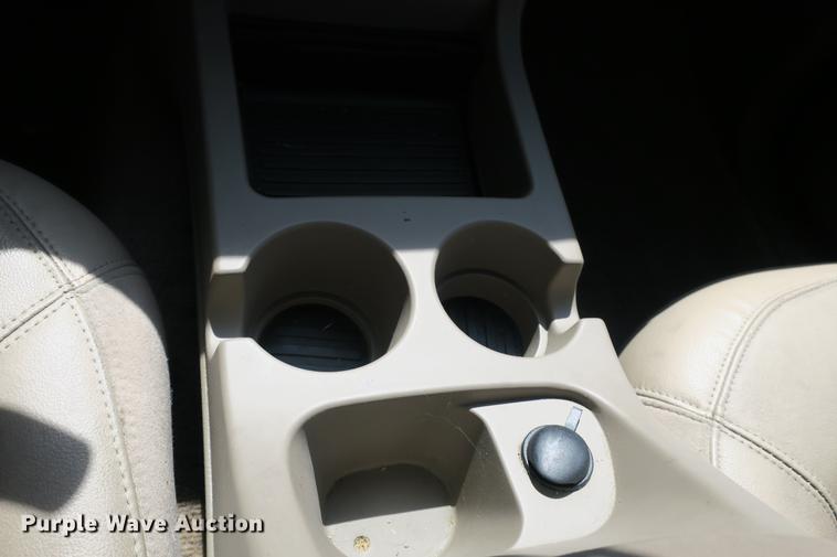 image for item DE3717 2003 Ford Explorer XLT SUV