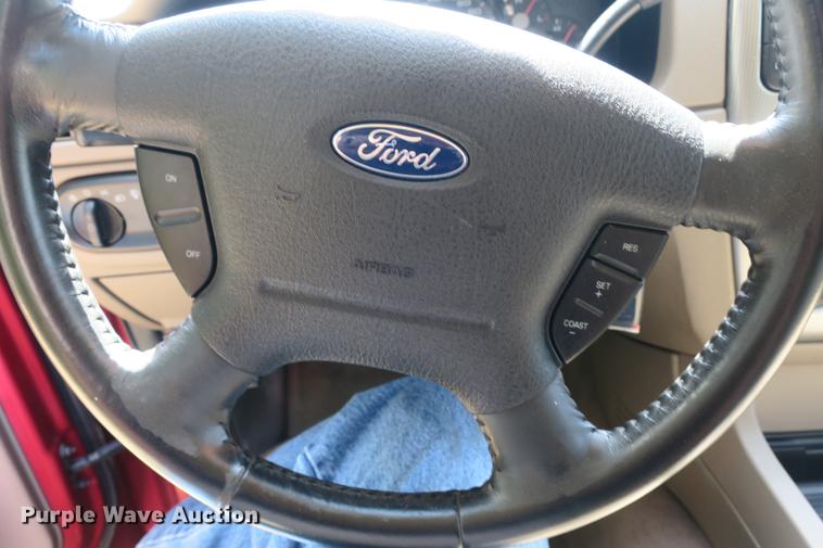 image for item DE3717 2003 Ford Explorer XLT SUV