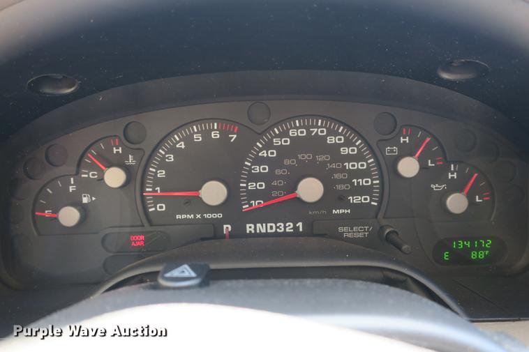 image for item DE3717 2003 Ford Explorer XLT SUV