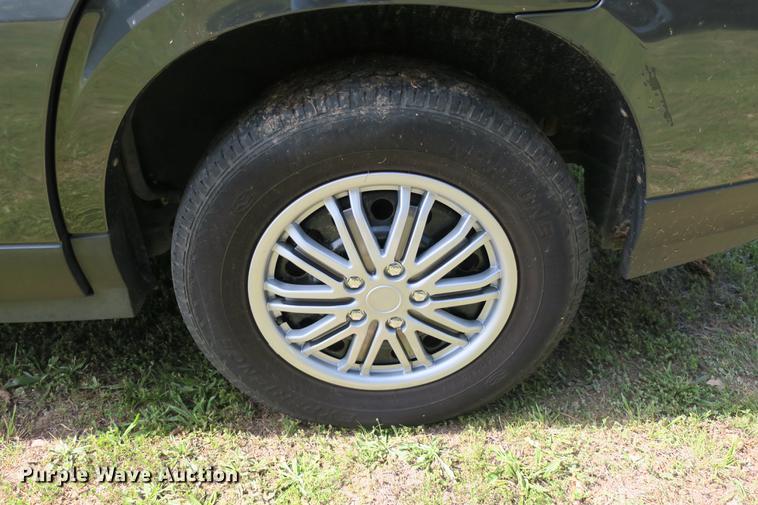 image for item DE3718 2004 Buick Rendezvous CX SUV