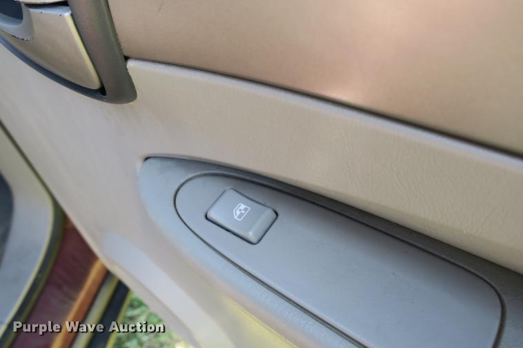 image for item DE3718 2004 Buick Rendezvous CX SUV