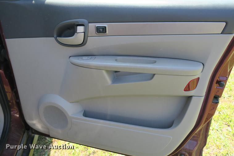 image for item DE3718 2004 Buick Rendezvous CX SUV
