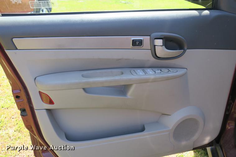 image for item DE3718 2004 Buick Rendezvous CX SUV