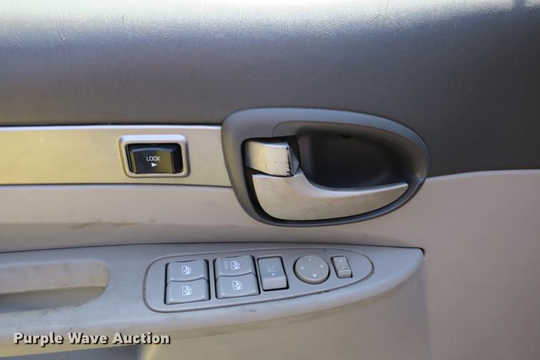 image for item DE3718 2004 Buick Rendezvous CX SUV