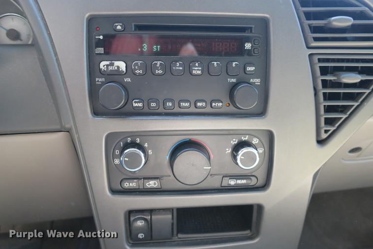 image for item DE3718 2004 Buick Rendezvous CX SUV