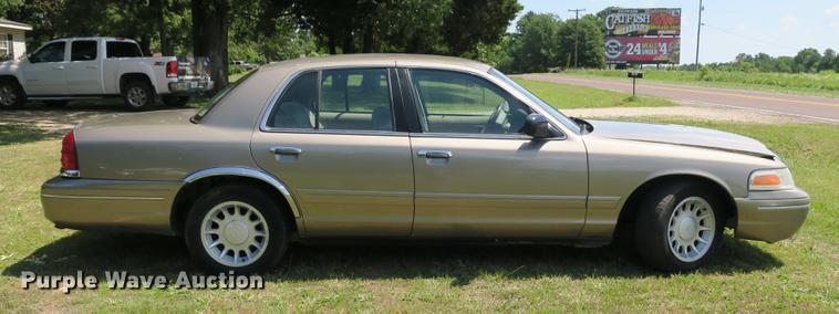 image for item DE3720 2001 Ford Crown Victoria LX