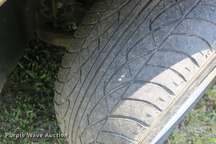 image for item DE3720 2001 Ford Crown Victoria LX