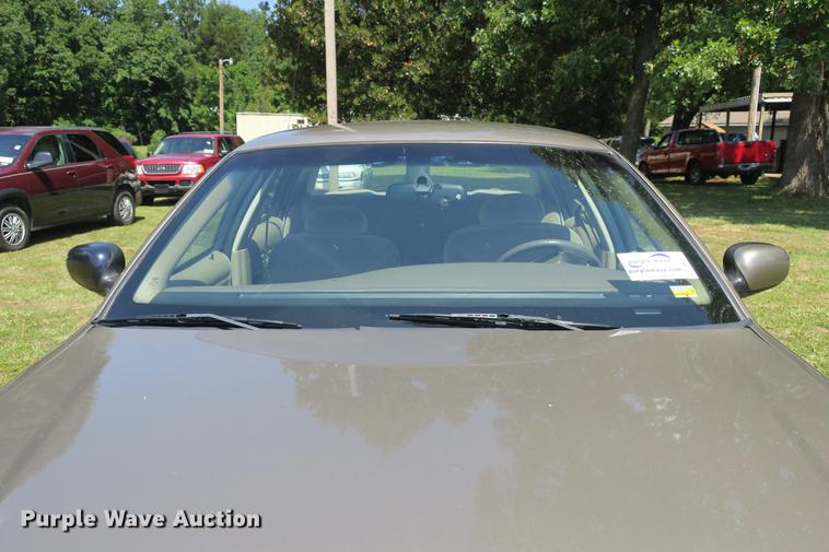 image for item DE3720 2001 Ford Crown Victoria LX